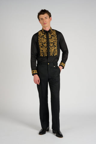 chemise à plastron et manches brodés - Lords & Fools broderies, dandy, frenchstyle, menfashion, militaire, Mood_Military, paris, parisianstyle, S24, suit, SUMMER 2024, tailoring